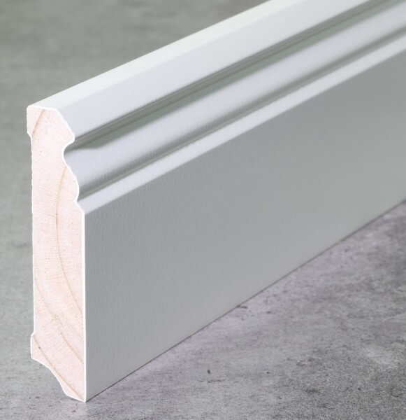 Fußleiste Hamburger Profil 80 x 18 x 2,40 m deckend weiß lackiert · Kiefer Massivholz